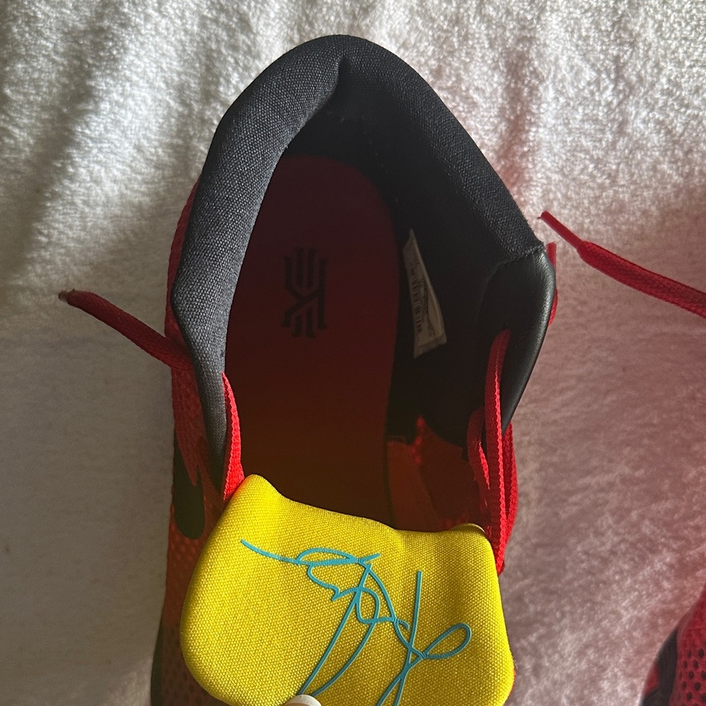 Kyrie 1 athletic shoes in excellent condition. - Picture 3 of 5